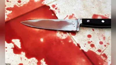 पिता को मुखाग्नि देने के लिए भिड़े तीन बेटे, भतीजे को चाकू घोंपा