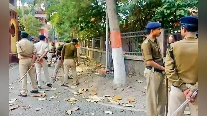 बम धमाकों से दहला पटना कॉलेज, दहशत हॉस्टलों में छात्र