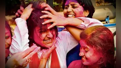 इस बार अपने घर पर ही रंग बनाकर मनाएं होली, जानें तरीका