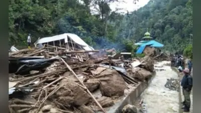 इंडोनिशया में बाढ़ से 50 लोगों की मौत