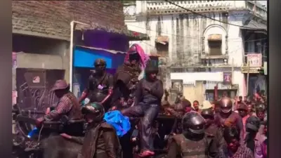 शाहजहांपुर में निकाला गया ‘लाट साहब” का जुलूस, मारे गये जूते
