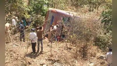 महाराष्ट्र : बस दुर्घटना में 6 लोगों की मौत, 45 घायल