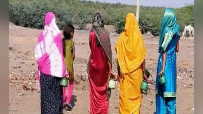 सांसद बाबुल सुप्रियो के गोद लिये गांव में ग्रामीण खुले में शौच को विवश