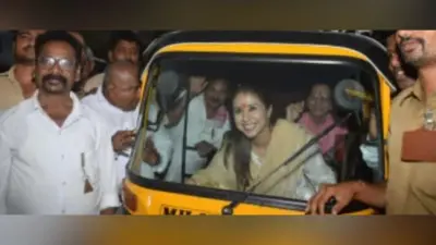 ऐसे चुनाव प्रचार में लगीं हुईं हैं ””रंगीला गर्ल”” उर्मिला