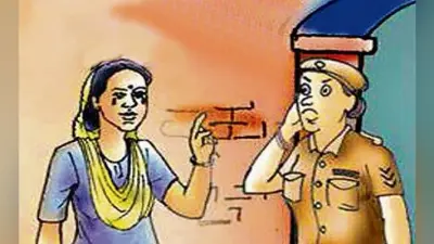 छापा मारने गयी अफसर पर हमला, वर्दी फाड़ी, दांत भी काटा