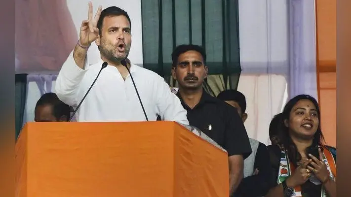 राहुल का मोदी पर तीखा हमला, कहा – कायर चौकीदार सीधी चर्चा से भाग रहा