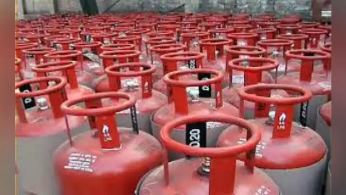 घरेलू एलपीजी के इस्तेमाल पर नौ दुकानदारों पर प्राथमिकी