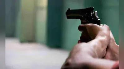 गोलियों की तड़तड़ाहट से गूंजा वासेपुर, जमीन कारोबारी पर फायरिंग, मचा हड़कंप