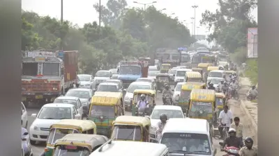 शहर में बढ़ रहा ट्रैफिक का दबाव