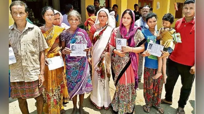 दंतेवाड़ा : …जब विधायक भीमा मंडावी का अंतिम संस्कार कर पूरा परिवार पहुंच गया मतदान करने