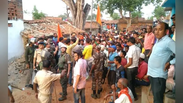 झारखंड : रजरप्पा में रामनवमी जुलूस पर पथराव, CO किरण सोरेंग का सिर फटा, माहौल तनावपूर्ण