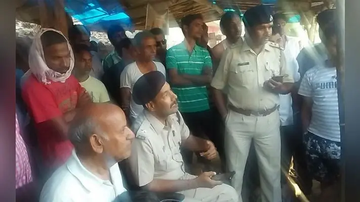 सिमडेगा : रामनवमी के दिन प्रतिबंधित मांस काटने के विरोध में बंद रहा लचड़ागढ़