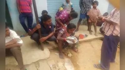 गुमला : 50 फीट ऊंची पानी टंकी में आत्महत्या के लिए चढ़ी छात्रा, युवकों ने बचाया