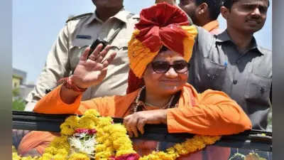 26/11 के शहीद करकरे पर विवादित बयान : BJP ने किया किनारा, तो साध्वी प्रज्ञा ने मांगी माफी
