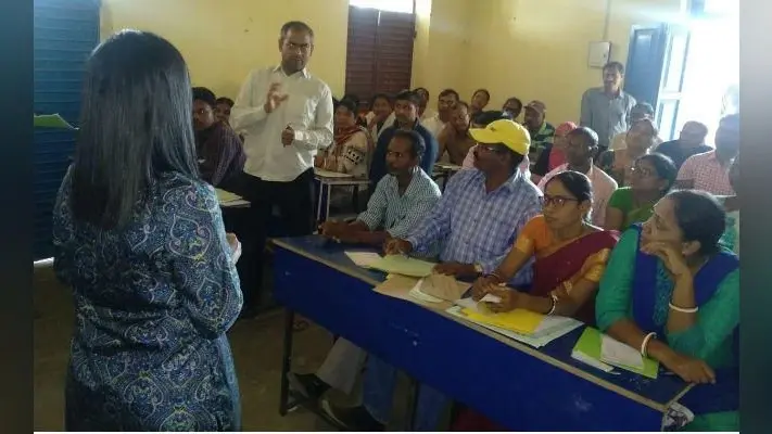 लोहरदगा में मतदान कर्मियों को लगातार दिया जा रहा है प्रशिक्षण
