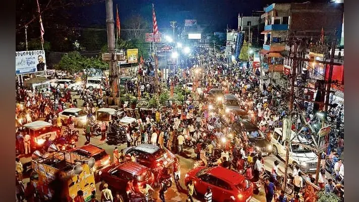 रांची डिबडीह पुल : मोदी को करीब देख उत्साहित थे लोग