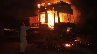 औरंगाबाद : चलती ट्रक में लगी आग, चालक ने कूदकर बचायी जान