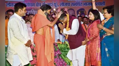 पटना : रामदेव ने दिया रविशंकर को जीत का आशीर्वाद