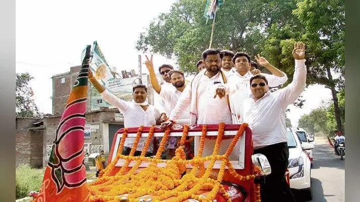 संजय सिंह ने किया रोड शो