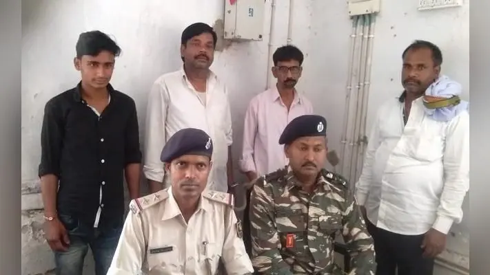 बिहार : मदनपुर में नक्सलियों द्वारा जलायें गये प्रखंड ऑफिस मामले में तीन गिरफ्तार