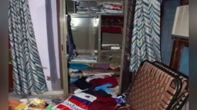 घर का ताला तोड़कर लाखों रुपये का सामान ले उड़े चोर
