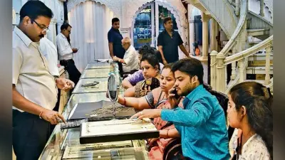 अक्षय तृतीया को लेकर महिलाएं कर रही हैं ब्राइडल ज्वेलरी की शॉपिंग