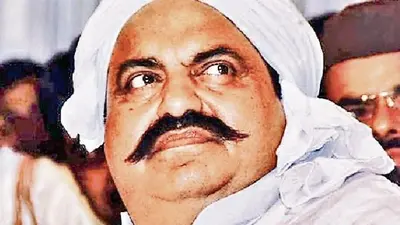 प्रयागराज: ‘अतीक’ के जिस ऑफिस से मिले थे 72 लाख, वहीं से मिले खून के धब्बे और हथियार, जांच में जुटी पुलिस