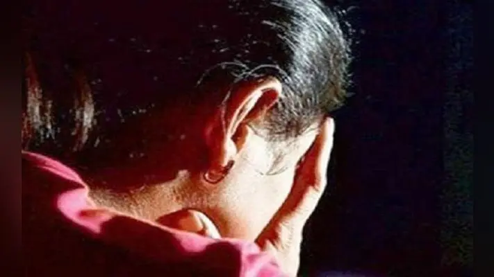 महिला को पिलर से बांध कर पीटा, जबरन दूसरी शादी करायी, वीडियो वायरल होने पर दो माह बाद दर्ज हुई प्राथमिकी