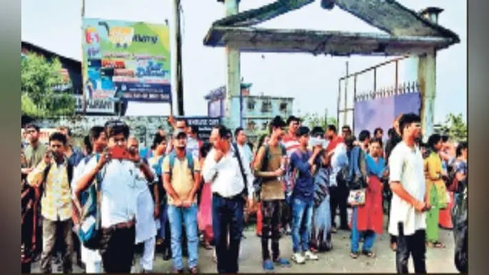 हिंदी में प्रश्नपत्र नहीं मिलने से 150 परीक्षार्थी नीट से वंचित