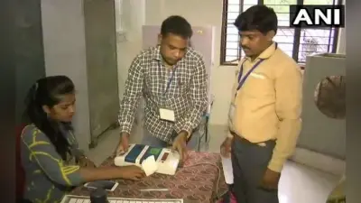 लोकसभा चुनाव 2019 : मध्यप्रदेश की सात लोकसभा सीटों के लिए मतदान जारी