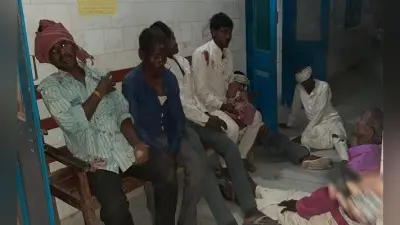 बिहार : सड़क दुर्धटना में दो की मौत, ड्राइवर सहित ग्यारह घायल