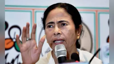 मोदी पर ममता ने किया कटाक्ष – “पहले संभालें दिल्ली फिर देखें बांग्ला”