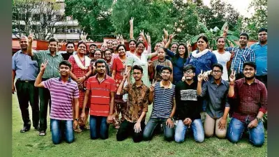 सीबीएसइ रिजल्ट : आयुषी, शुभम, शशांक, स्नेहल अव्वल