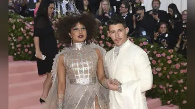 #MetGala2019 : प्रियंका चोपड़ा के बोल्ड मेकअप लुक ने किया हैरान, दीपिका का बार्बी लुक भाया