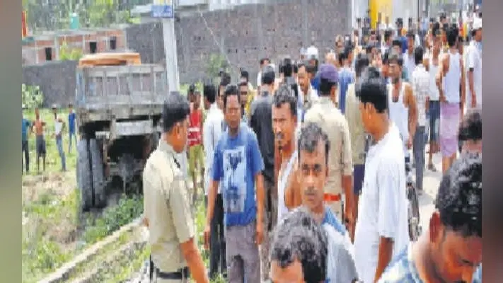 ट्रक के धक्के से चौकीदार की मौत