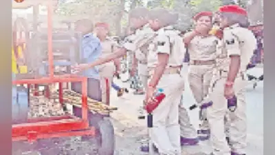 पानी के लिए भटकते रहे रोजेदार