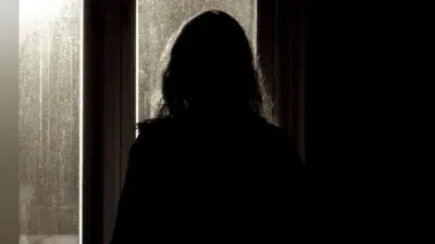 सौतेले बेटे के आरोप से दुखी गृहवधू ने की आत्महत्या