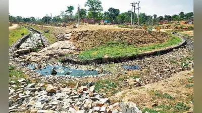 डायवर्सन ने रोका रास्ता संकट में हरमू नदी