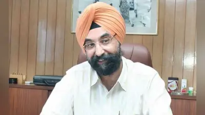 अमूल ने दिल्ली समेत प्रमुख बाजारों में दो रुपये प्रति लीटर बढ़ाये दूध के दाम