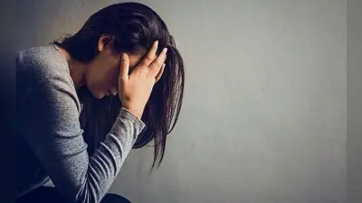 कामकाजी महिलाओं की तुलना में गृहिणियों में बढ़ रहा डिप्रेशन का ग्राफ