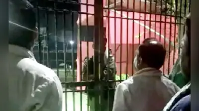 हाजीपुर : डेढ़ घंटे गुल रही स्ट्रांग रूम की बिजली, RJD उम्मीदवार ने की निर्वाचन पदाधिकारी से शिकायत