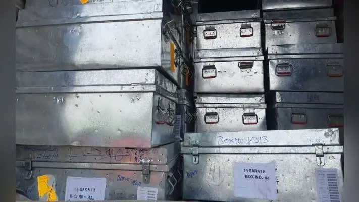 लोस चुनाव-2019: झारखंड के देवघर में इवीएम का खाली बक्सा लदा ट्रक पकड़ाया, मचा हंगामा