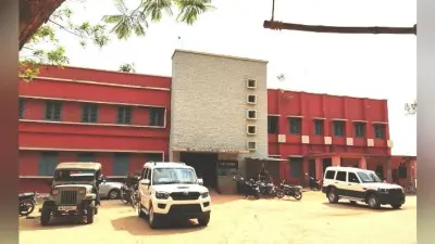 लोहरदगा : कॉलेज के प्रोफेसर ने छात्राओं के साथ की छेड़छाड़, आक्रोशित छात्र-छात्राओं ने धुना