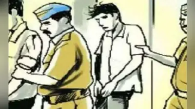 सौतेले भाई की हत्या में दो आरोपित गिरफ्तार