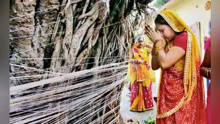 सुहागिन स्त्रियों के लिए बेहद खास है वट सावित्री व्रत
