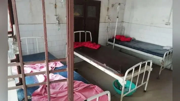सीवान : सड़ी लाश पोस्टमार्टम के लिए रेफर करने पर पुलिसकर्मियों ने डॉक्टर को पीटा, मचाया तांडव
