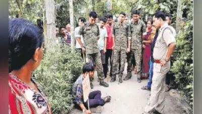 प्रेमिका के घर के सामने धरने पर बैठा प्रेमी