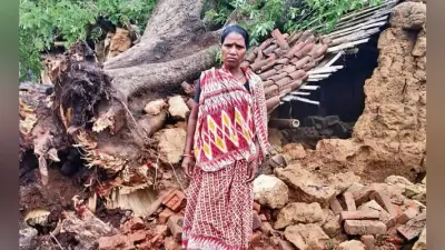 गुमला में आंधी-पानी में 30 से अधिक घर ध्वस्त, मनिका में तूफान से मची तबाही
