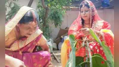 सुहागिनों ने वट सावित्री पूजा कर मांगा अखंड सौभाग्य