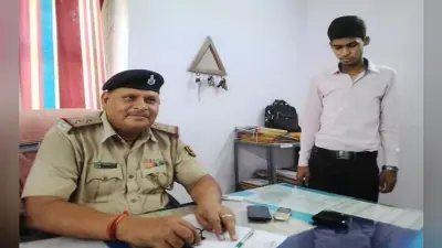 सीवान : फर्जी डीएम चढ़ा हत्थे, रेलकर्मियों पर झाड़ रहा था रौब